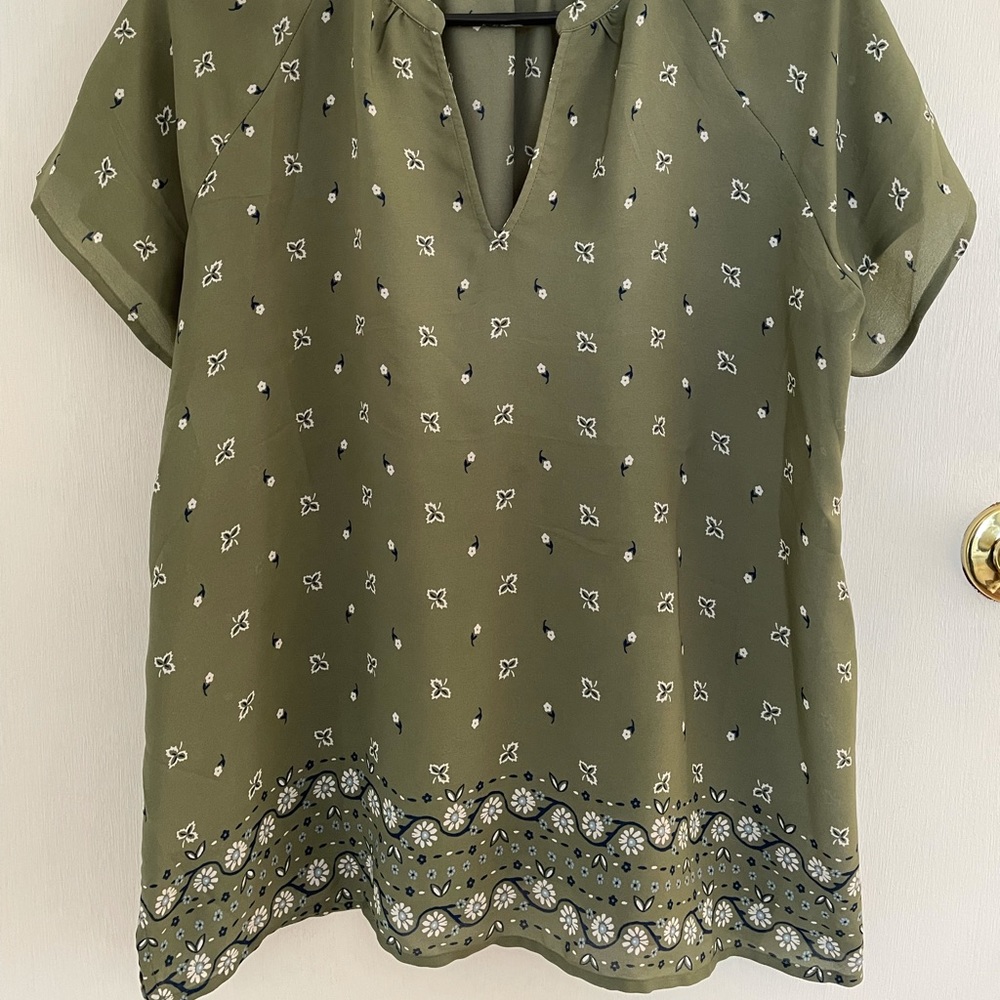 Green Floral V-Neck Top
